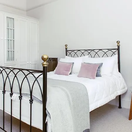 Ramsay Gardens - Grand 4-bedroom Next To Castle *