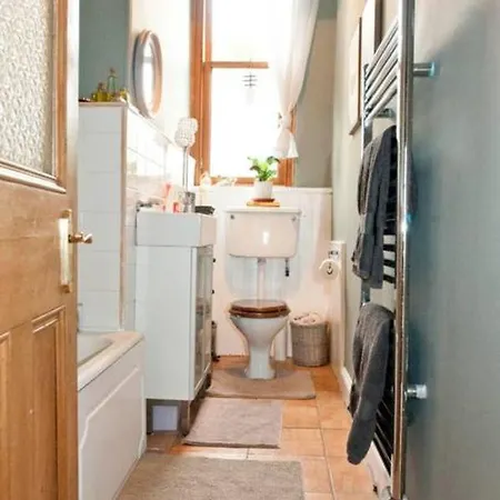 Bright Home In Bonnie Bruntsfield Edinburgh