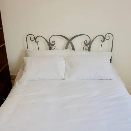 2 Bedroom Near Centre Of The City Edinburgh