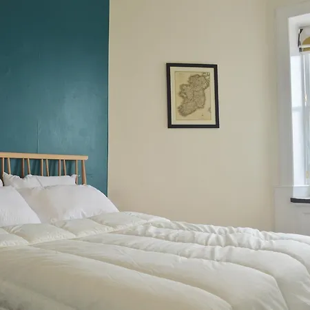 Stylish 2 Bedroom In Great Location