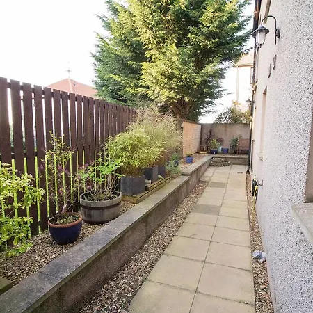 Beautiful & Private Seconds From * Edimburgo