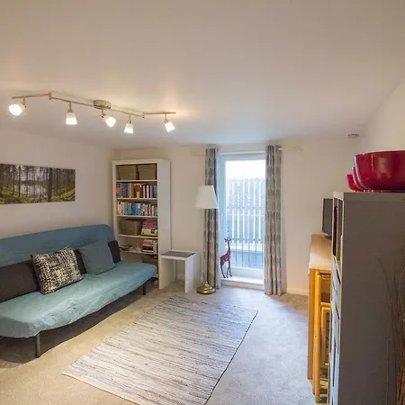Beautiful & Private Seconds From Apartamento