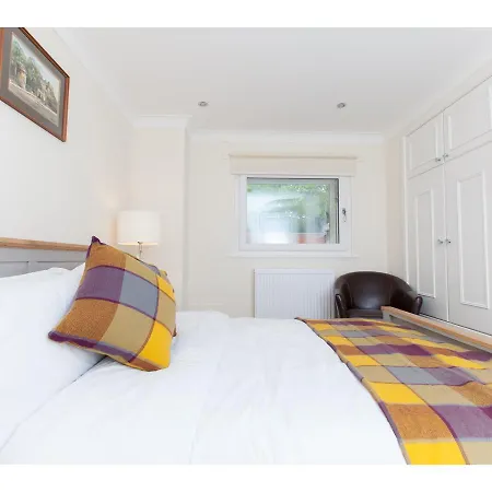 Historic Stone Built 4br For 8 W/parking