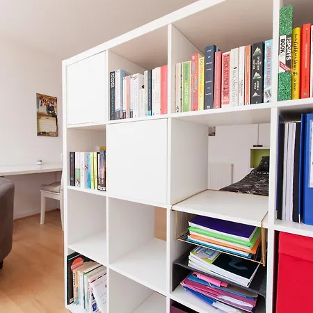 Ideal Fringe Base: Great Value + Free Parking! *