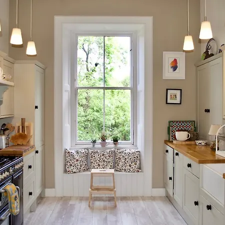 1 Bedroom Flat In Central Edinburgh