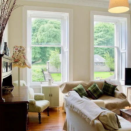 1 Bedroom Flat In Central Apartment Edinburgh