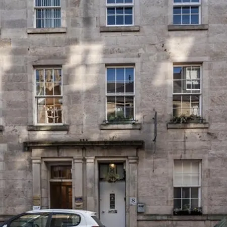 Edinburgh Central Rooms 3*