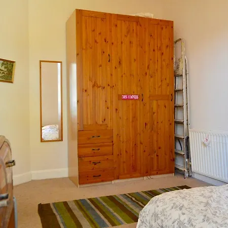 One Bedroom Meadowbank Sleeps 2 Apartment Edinburgh