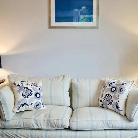 Spacious 3 Bedroom In The Grange Area Apartment *