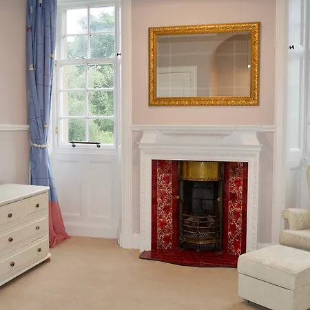 Spacious 3 Bedroom In The Grange Area Apartment Edinburgh