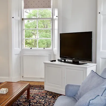 Spacious 3 Bedroom In The Grange Area