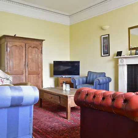Central 4 Bedroom Flat Appartamento
