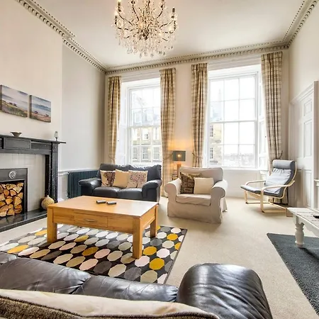 Altido Spacious And Stylish 4-bed Georgian Apartment
