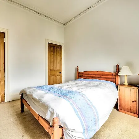 Bright With Stunning Views * Edinburgh