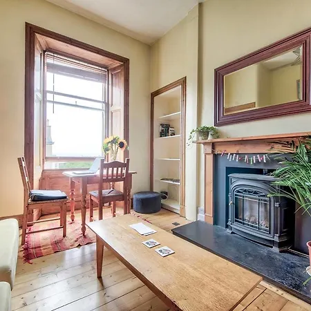 Bright With Stunning Views *