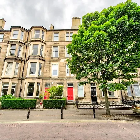 Bright With Stunning Views Apartment Edinburgh