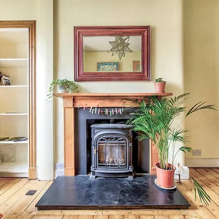 Bright With Stunning Views *