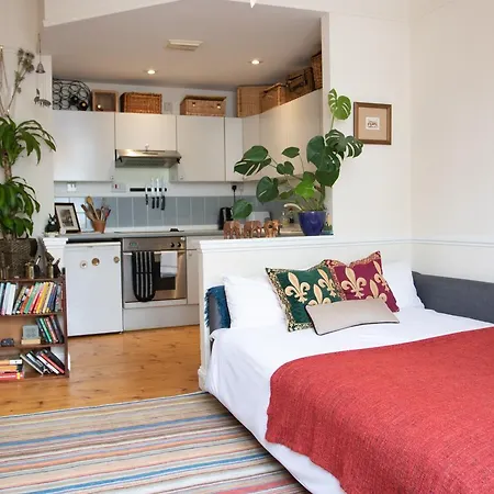 Castle View Flat In City Centre Sleeps 4 Appartamento