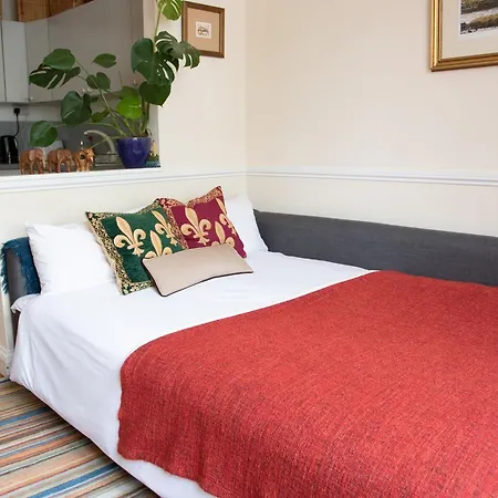 Castle View Flat In City Centre Sleeps 4