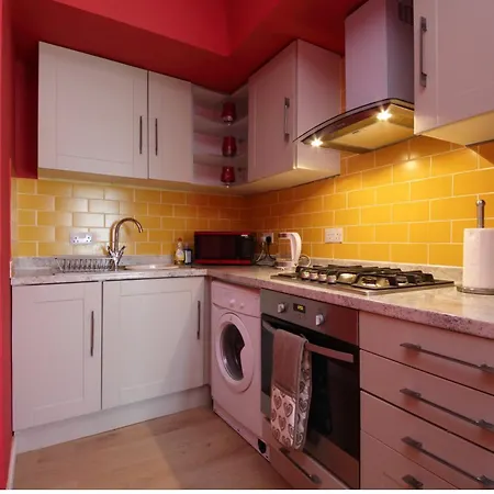 ショザント ドラムドライヤン セントラル アパートホテル 3*