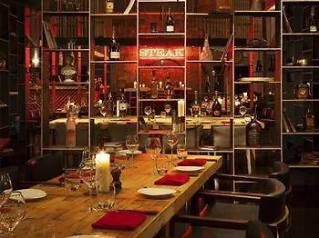 Отель & Picardy Place 4*