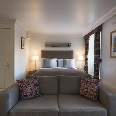 Fountain Court - Royal Garden Edinburgh