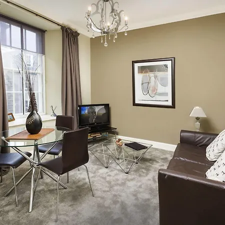 Nicolson Aparthotel