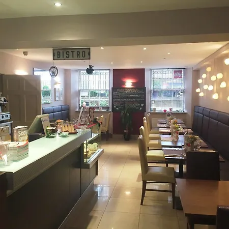The Salisbury 4*
