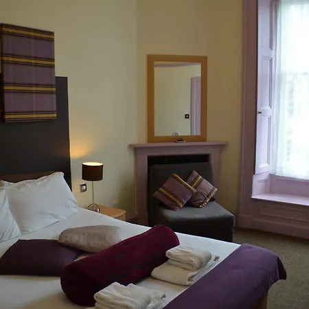 Mw Townhouse 4*