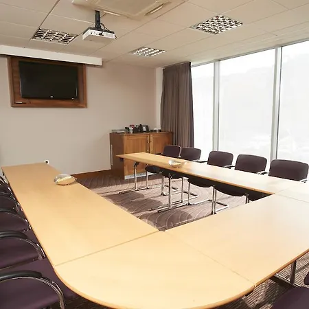 ليوناردو رويال فندق 4*