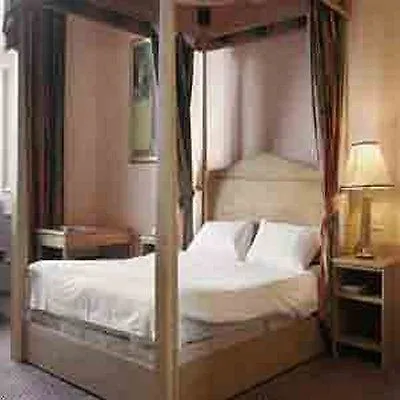 The Learmonth Hotell 2*