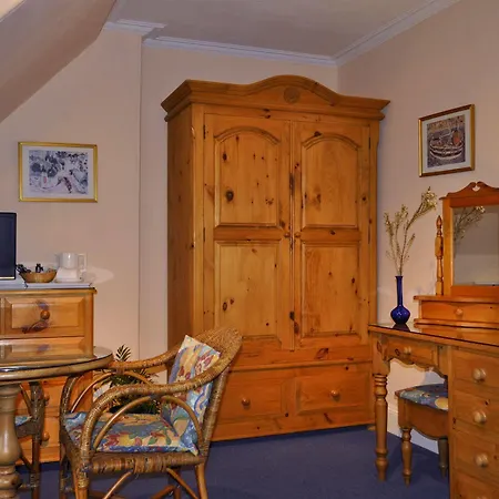 Ashdene House 4*