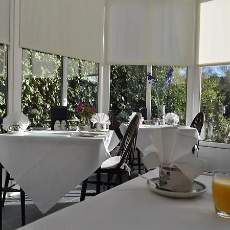 Ashdene House بيت ضيافة 4*