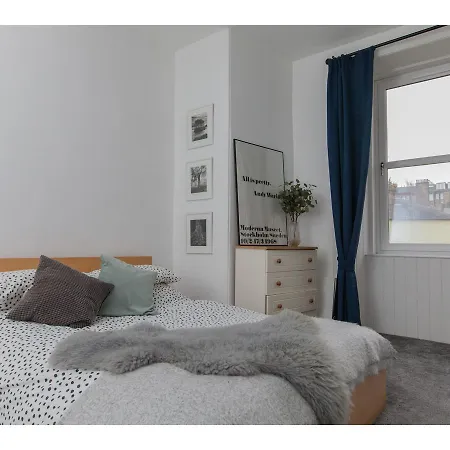 Spacious Stylish 2br Flat For 4 In Leith Walk Edynburg