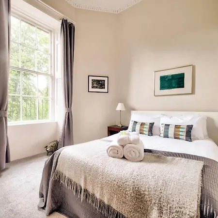 Luxury Ground Floor *