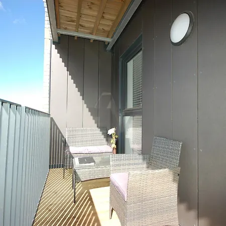 Brunswick Road Apartment *