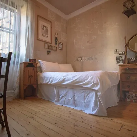 1 Bedroom Flat In The Centre Apartment *