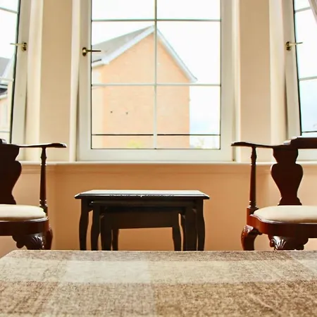 2 Bedroom Flat Near Centre Edynburg