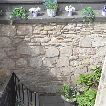 Edinburgh37 4*