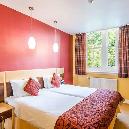 The Scholar 4* Edinburg