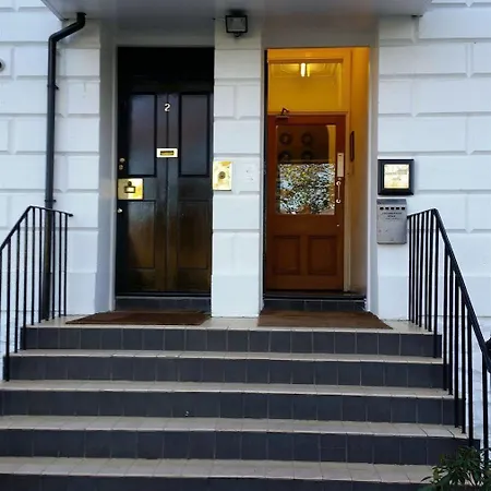 Hotell Merith House