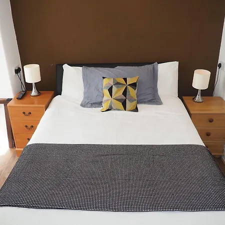 City Guest House בית הארחה 3*