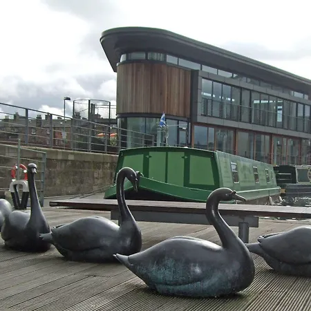Botel - Houseboats Edinburgh