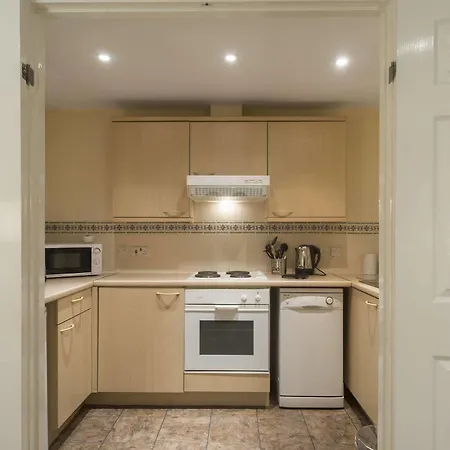 Fountain Court - Grove