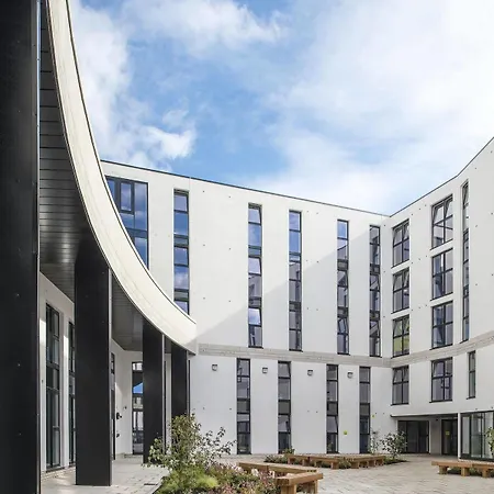 Destiny Student - Holyrood Apartment Edinburgh