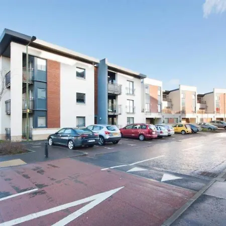 Spacious 2 Bedrooms In Strada Apartamento Edimburgo