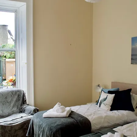 Central 2 Bedroom In *