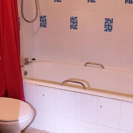 Hotel Tony Asga - Aishasakina Edimburgo