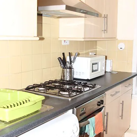 Tony Asga - Aishasakina Edimburgo