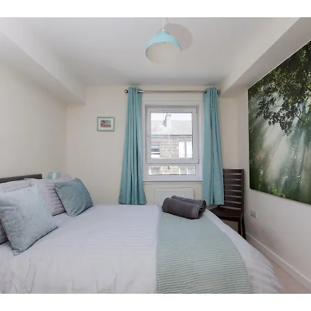 Διαμέρισμα Bright, Contemporary Flat With Parking!